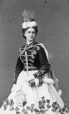 Hlgy magyaros viseletben, Adèle H. felvtele, Bcs